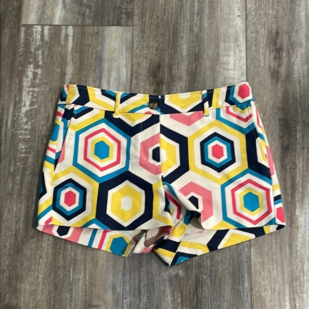 Boden colorful retro hexagon shorts